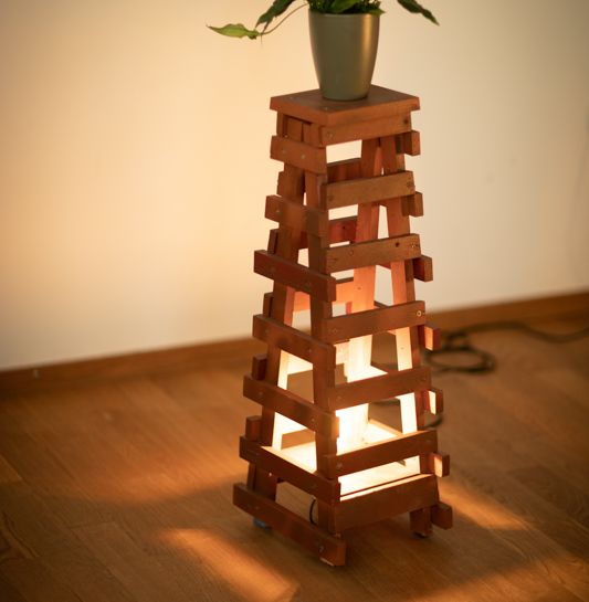 aus Holzbauklötzen eine Lampe fertigen